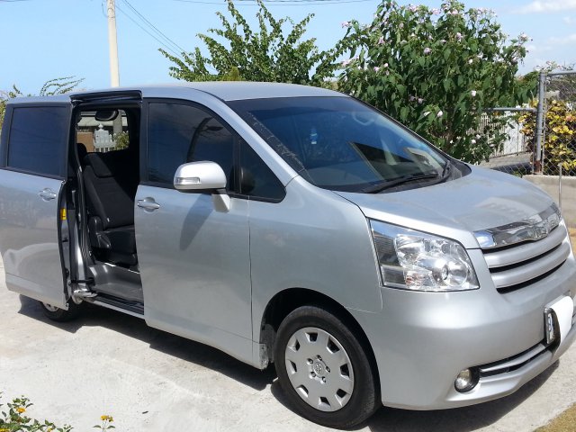 Toyota noah 2009