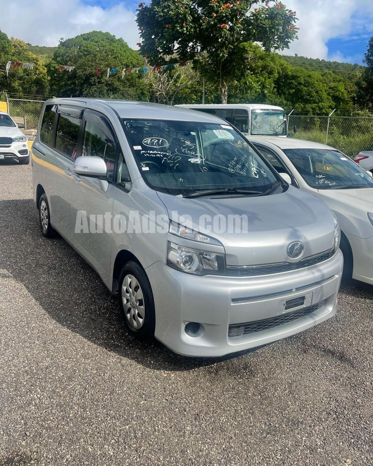 2013 Toyota VOXY for sale in St. Elizabeth, Jamaica