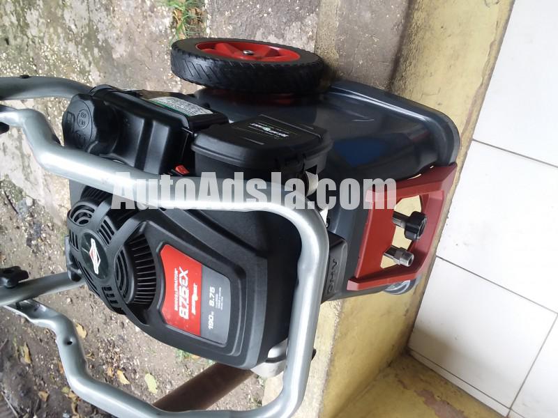 2017 Honda Power washer and vacuum for sale in Kingston / St. Andrew