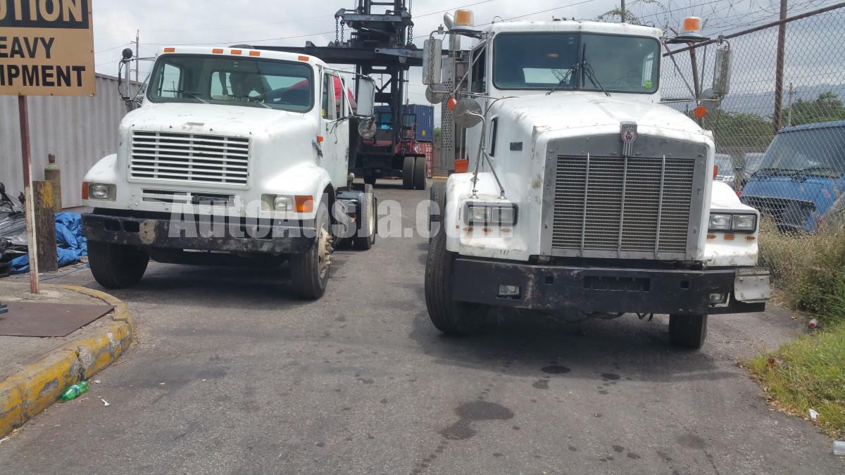 2000 Freightliner International truck for sale in Clarendon, Jamaica