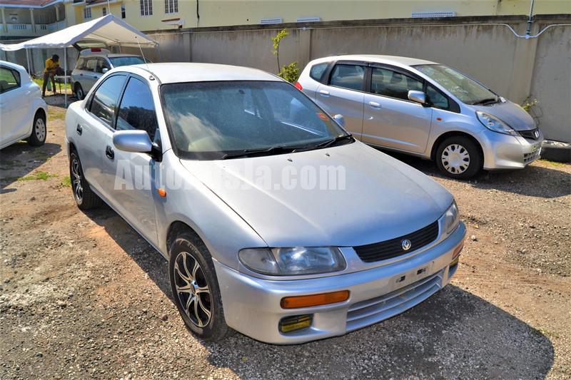 Mazda familia 1996