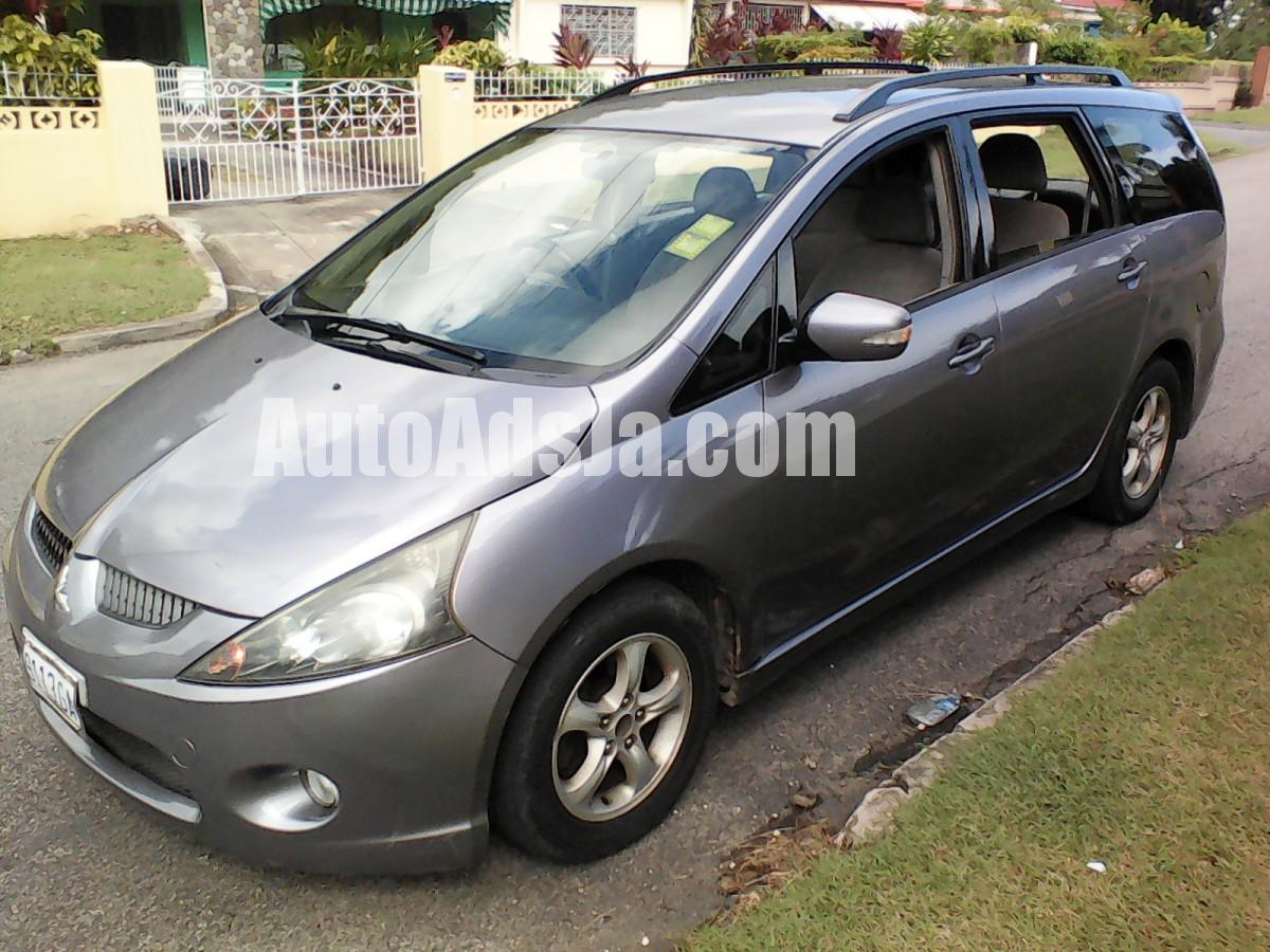 Mitsubishi grandis 2005