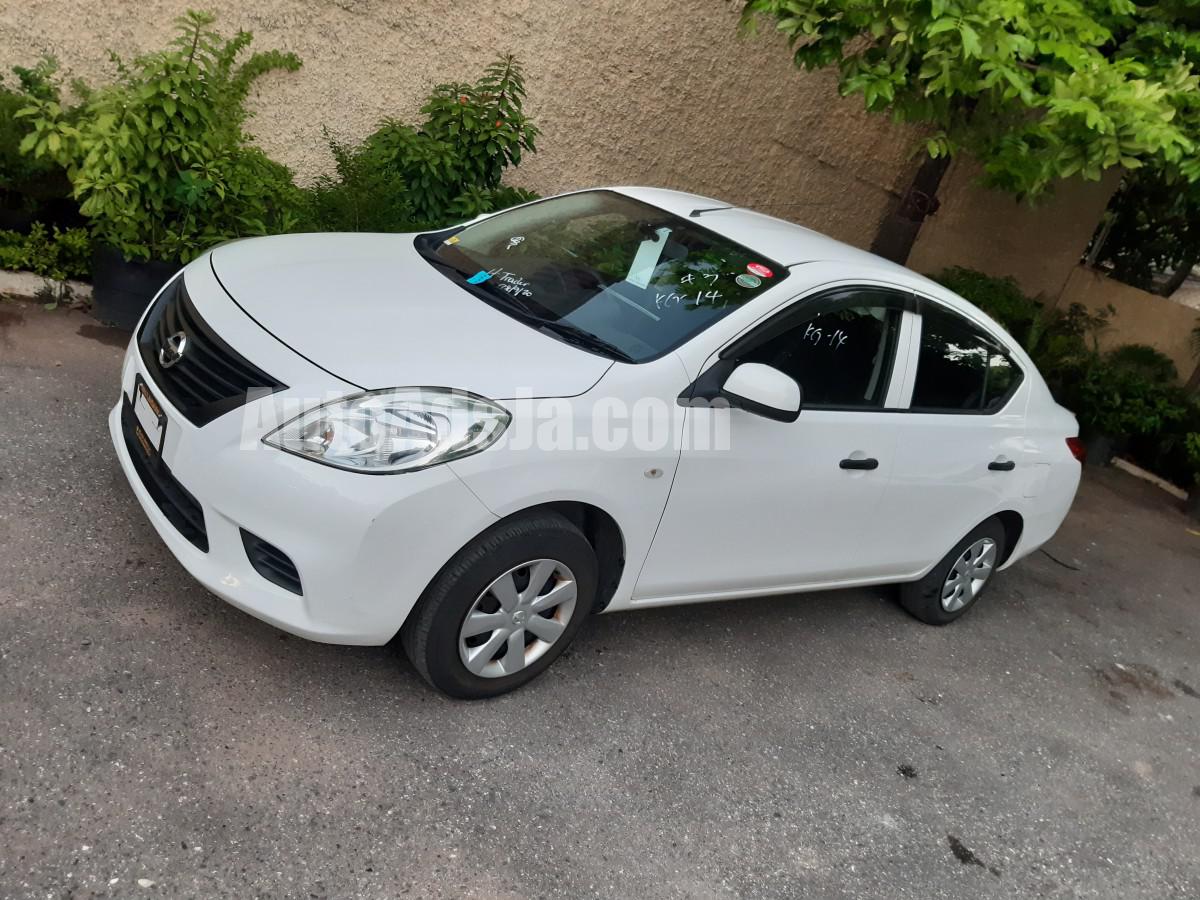 Nissan latio 2015