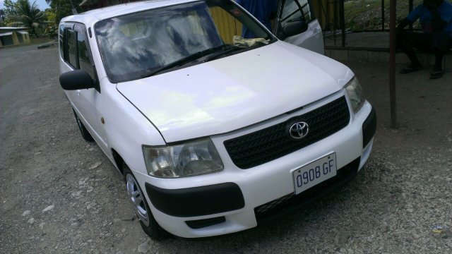 Toyota succeed 2005