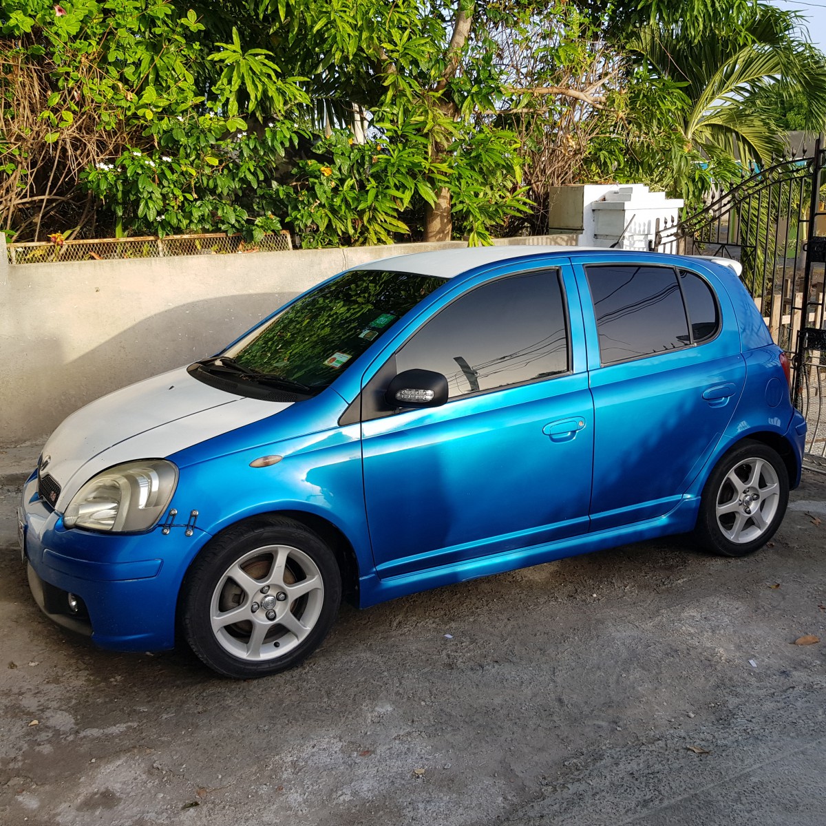 Toyota vitz 2004