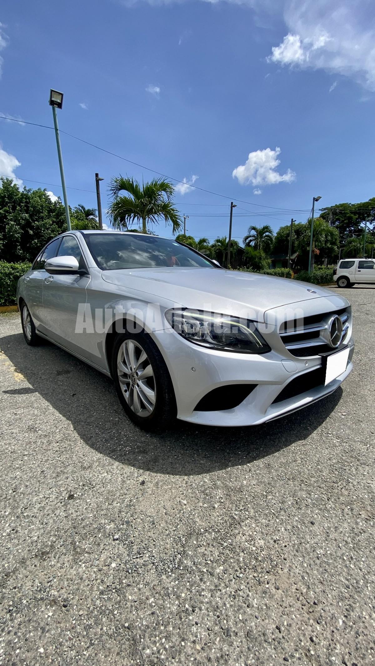 2019 Mercedes Benz C200H for sale in Kingston / St. Andrew, Jamaica