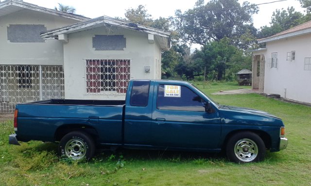  Camioneta Nissan king cab a la venta en St. Elizabeth, Jamaica