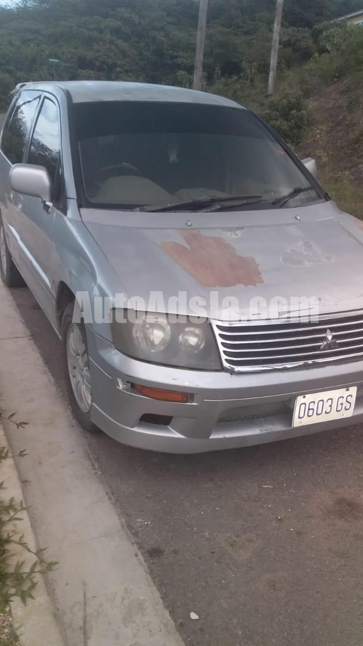 Mitsubishi rvr 2000