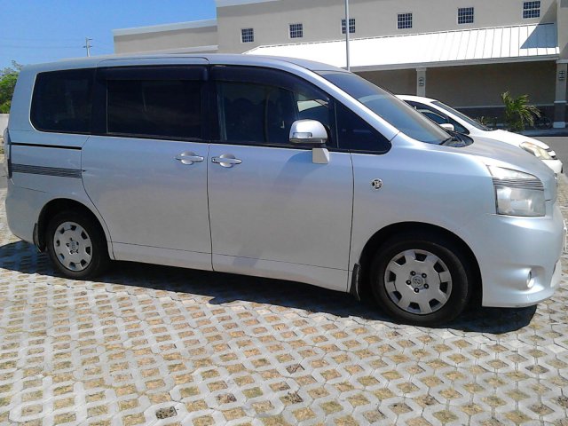 Toyota voxy 2009