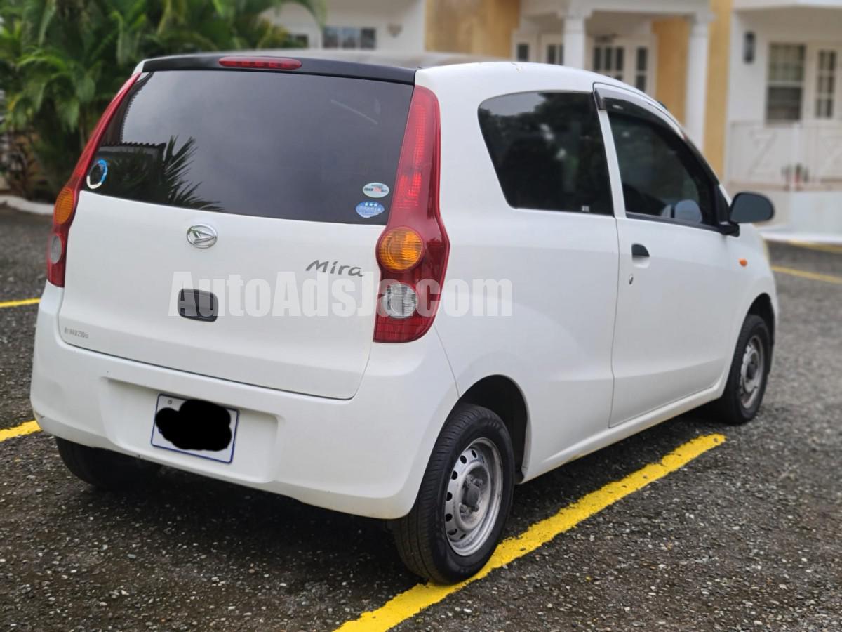 Daihatsu mira 2010