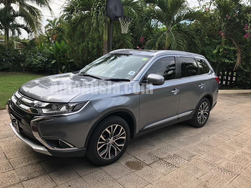 2016 Mitsubishi Outlander for sale in Kingston / St. Andrew, Jamaica