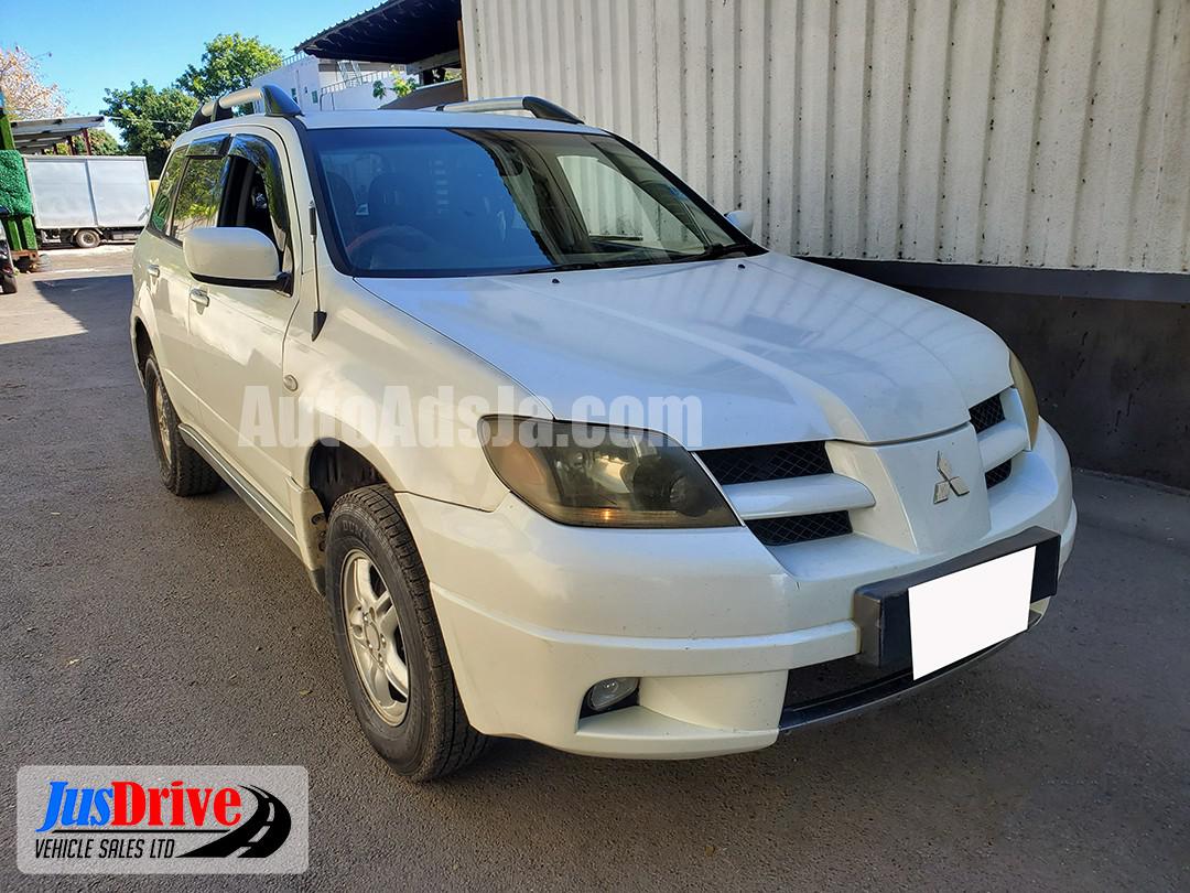 2004 Mitsubishi OUTLANDER for sale in Kingston / St. Andrew, Jamaica