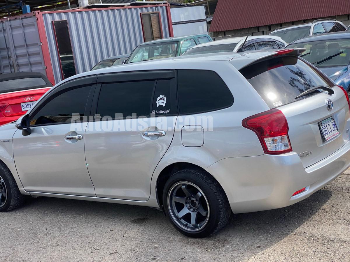 Toyota fielder гибрид