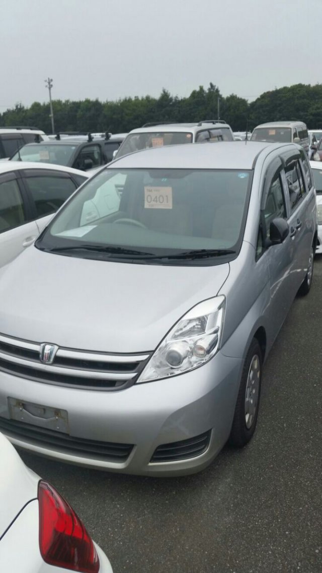 Toyota isis 2008