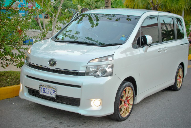 2010 Toyota Voxy for sale in St. Ann, Jamaica