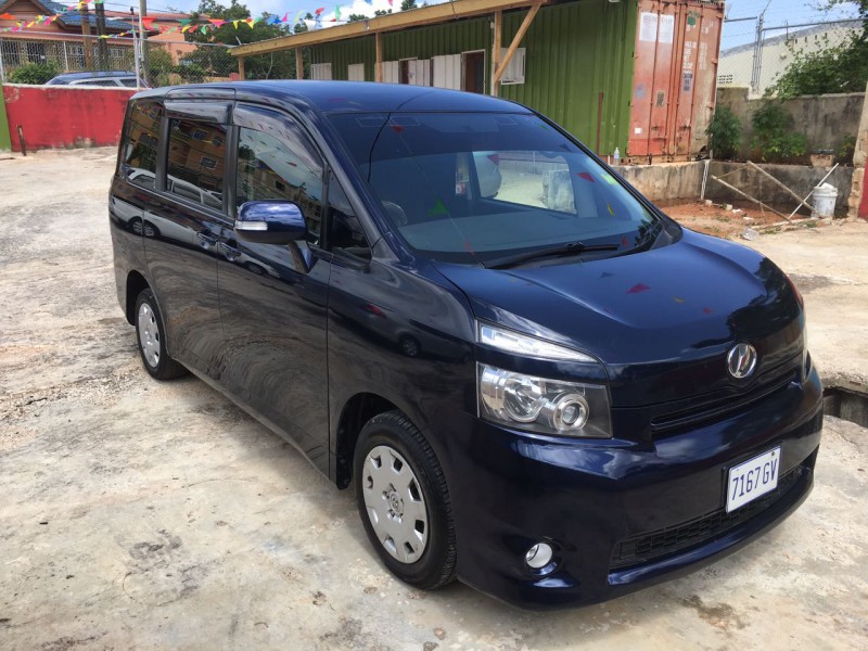 Toyota voxy 2009