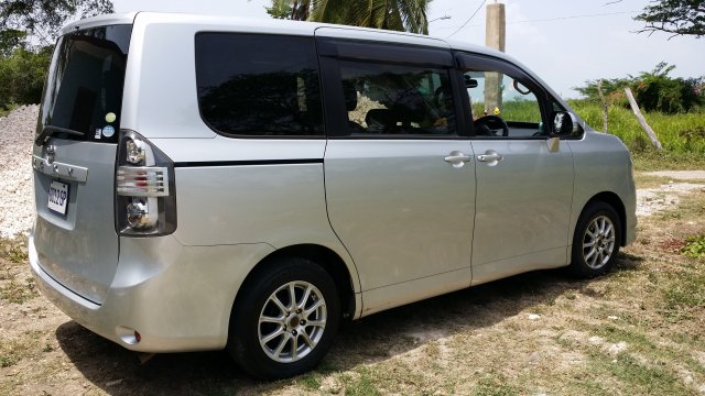 Toyota voxy 2009