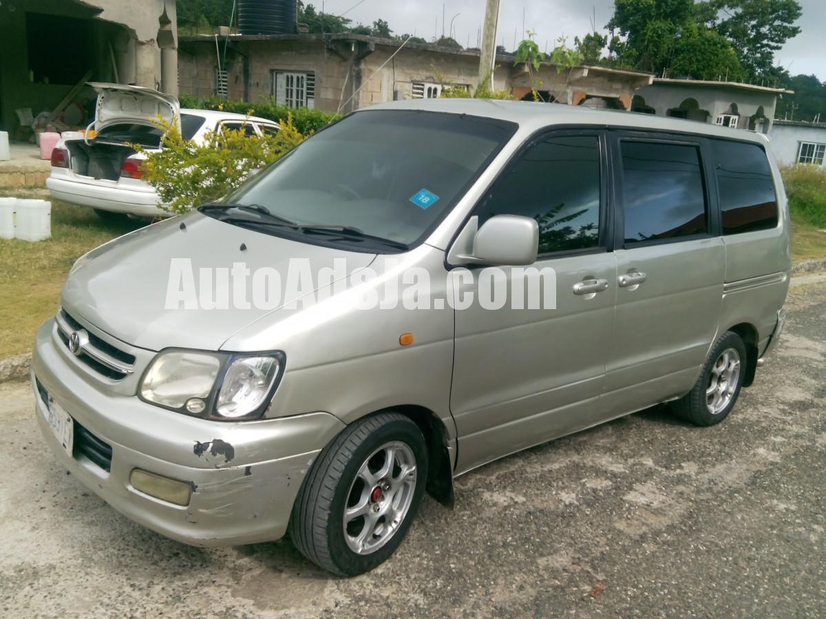 Toyota noah 2001