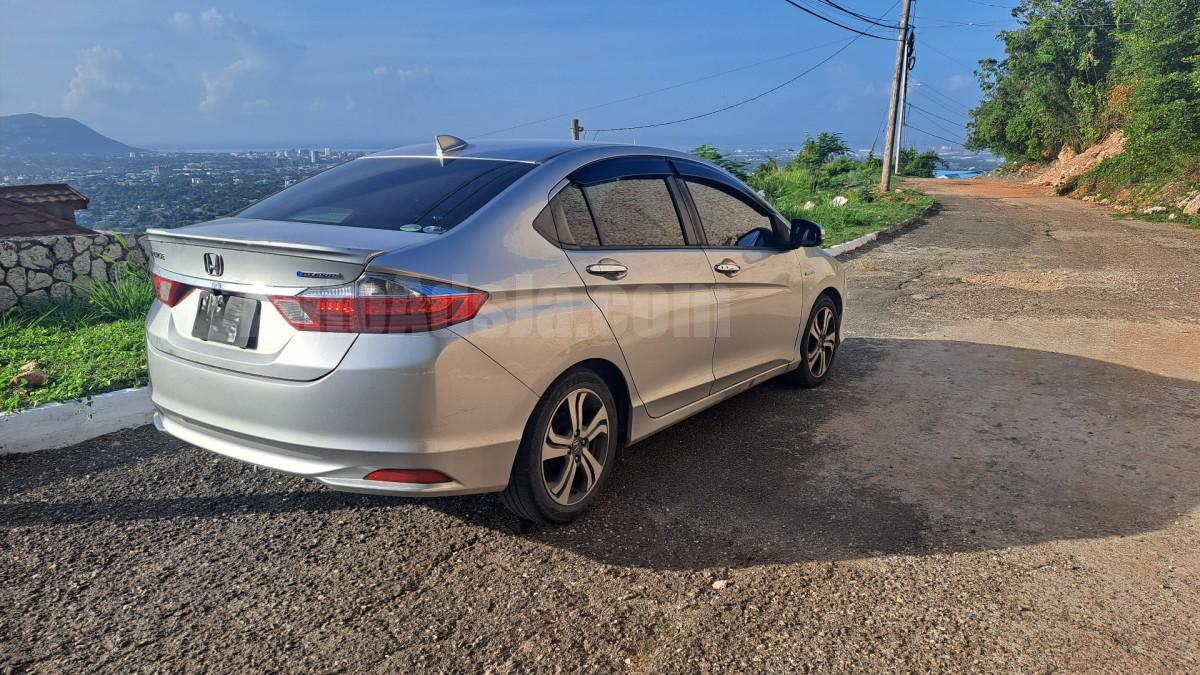 2015 HONDA GRACE