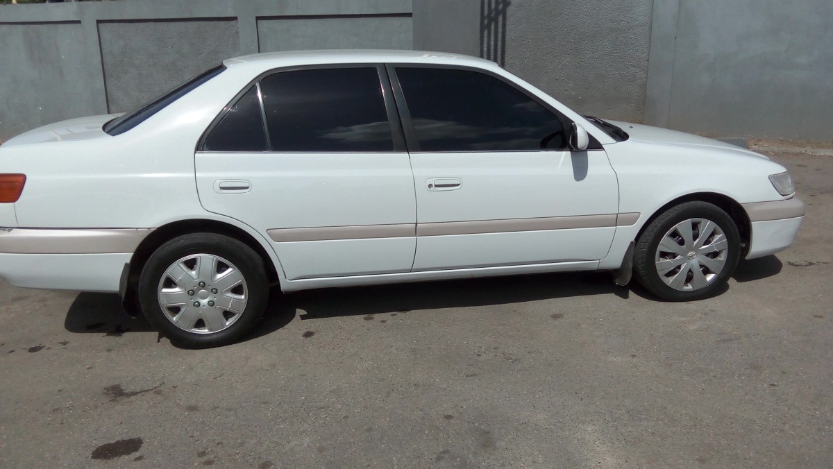 Toyota premio 2001