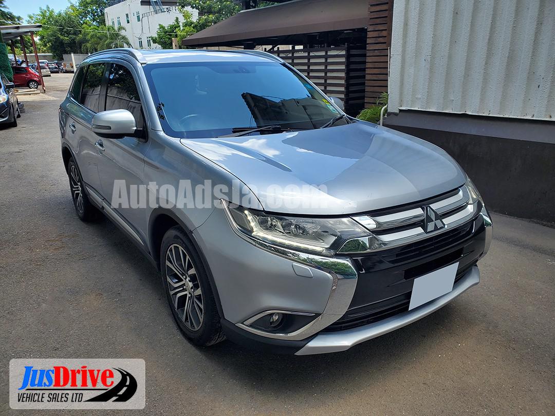 2016 Mitsubishi OUTLANDER for sale in Kingston / St. Andrew, Jamaica