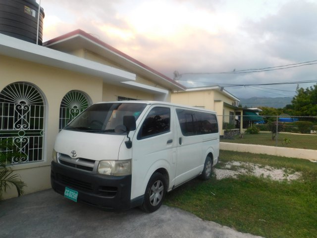 2005 toyota hiace van for sale