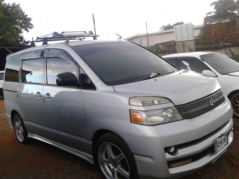 Toyota noah 2006