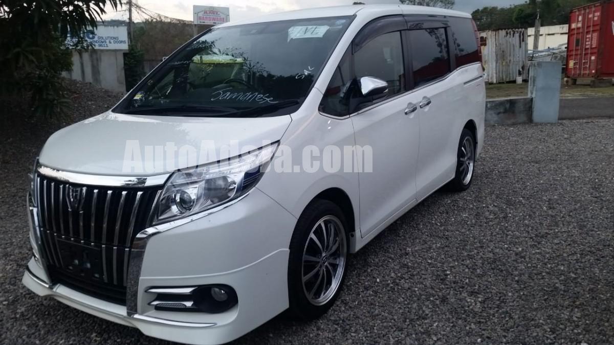 Toyota esquire 2016