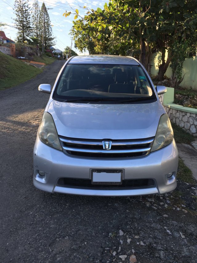 Toyota isis 2007
