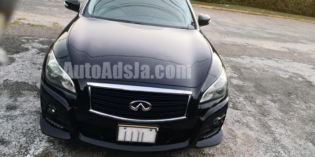 Nissan fuga 2011