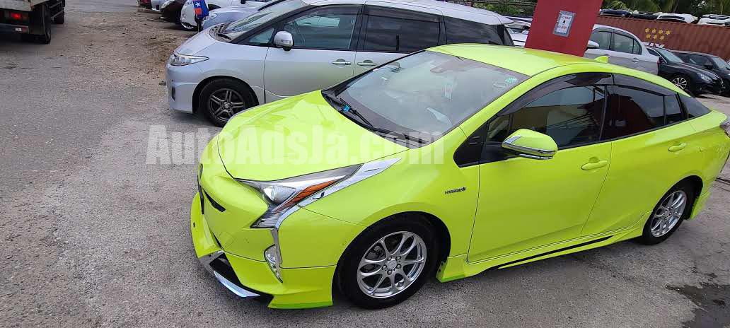 Toyota Prius 2016: Panduan Lengkap Pembelian dan Hal-Hal yang Perlu Dipertimbangkan