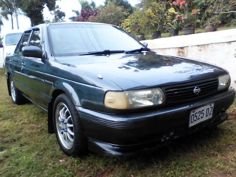 Nissan sunny 1990