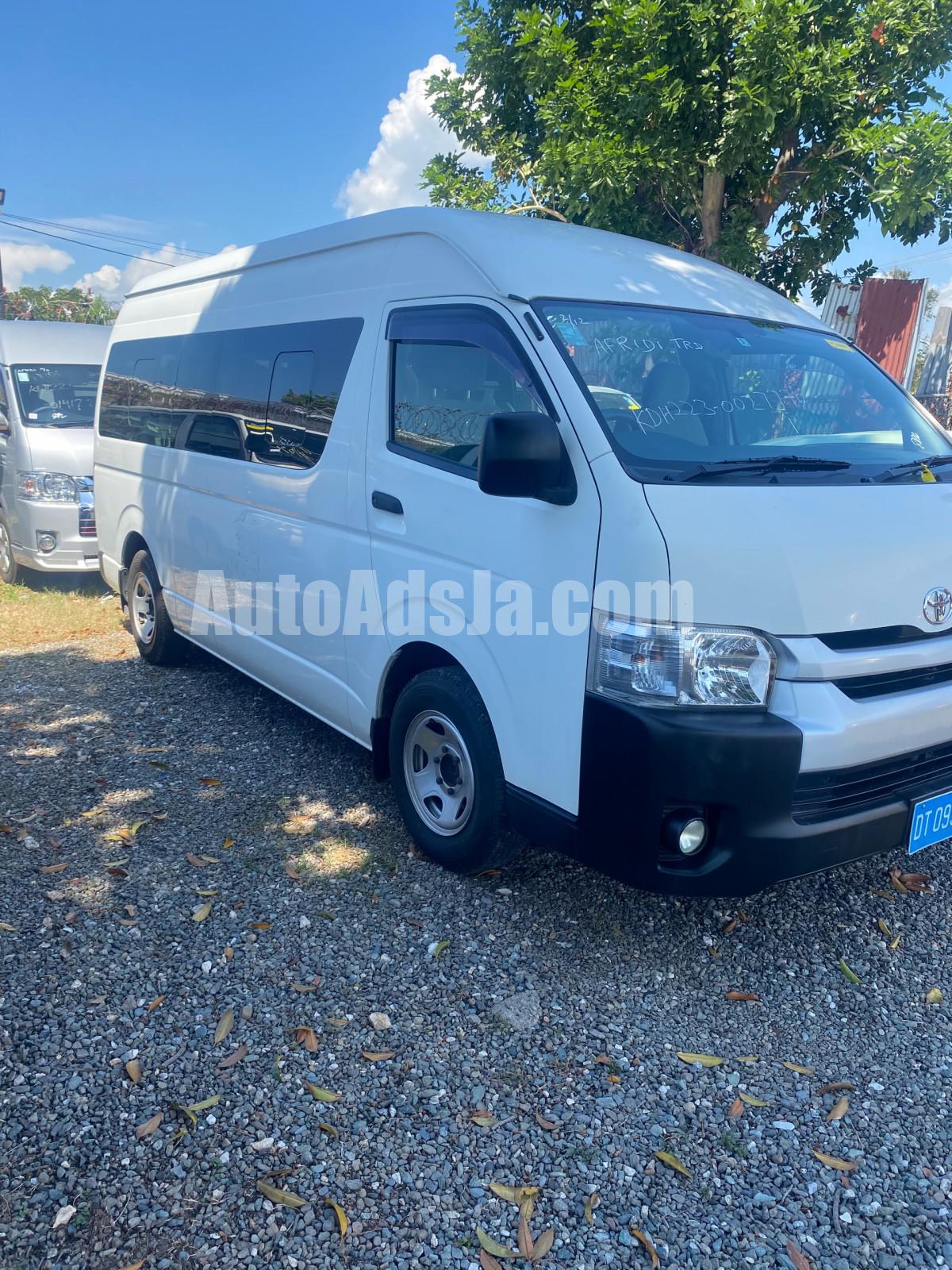 2016 Toyota Hiace commuter power sliding door for sale in Kingston / St