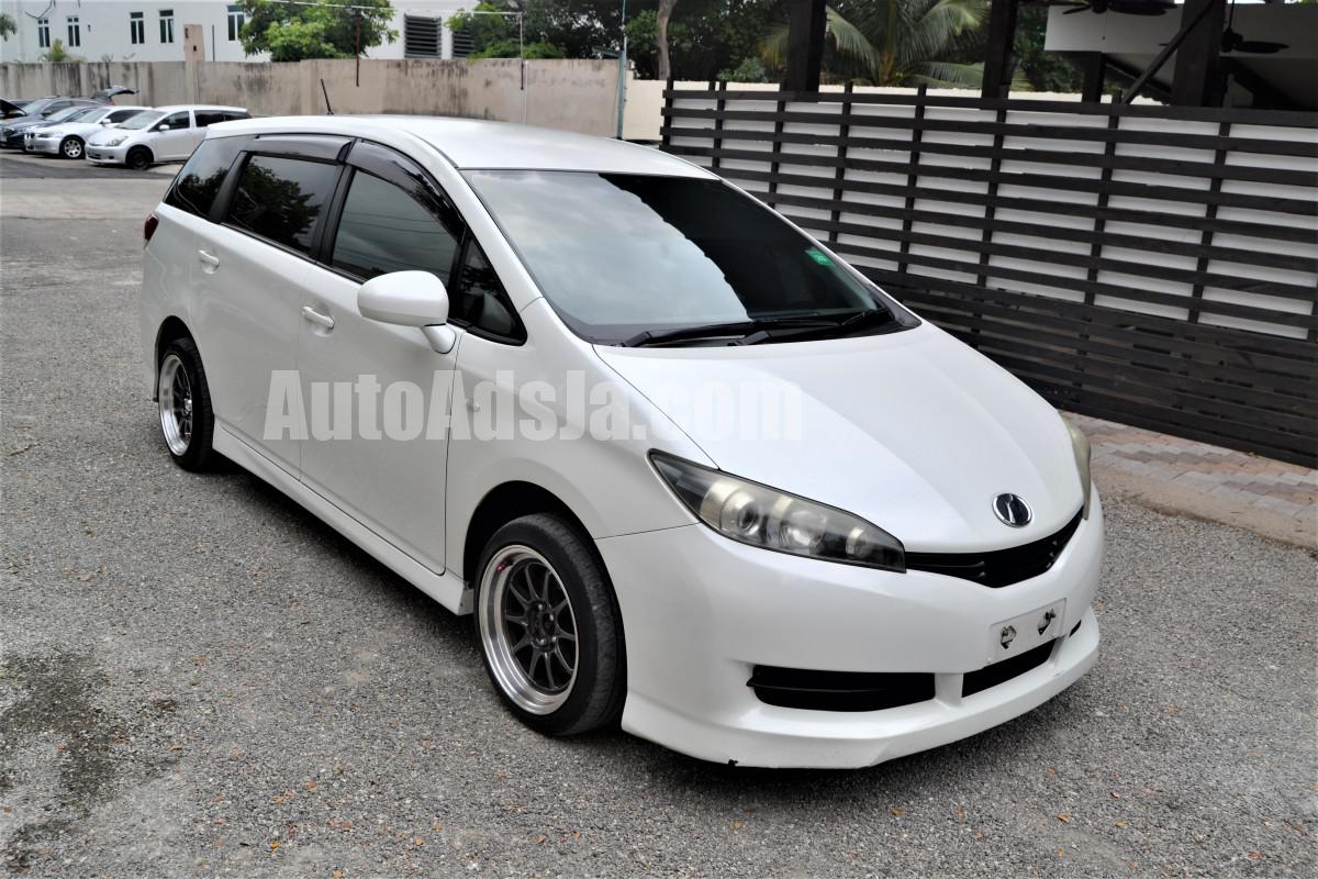 Toyota wish 2010 характеристики