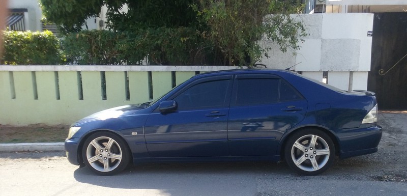 Toyota altezza 2005