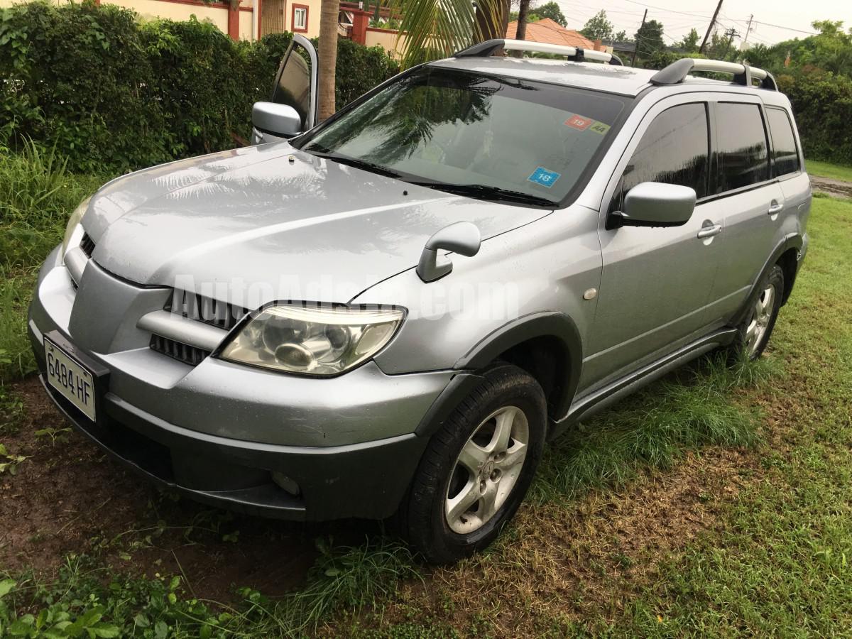 Mitsubishi outlander 2005 год