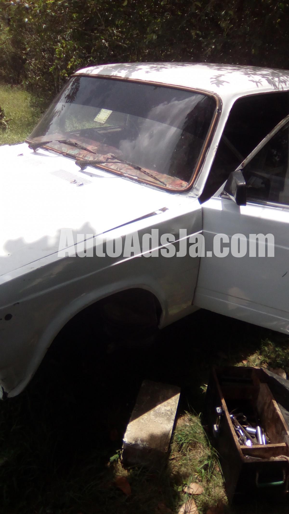1988 Lada 2105 for sale in Trelawny, Jamaica
