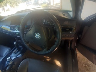 2005 BMW 530i