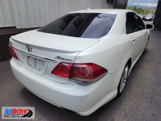 2013 Toyota Crown Athlete