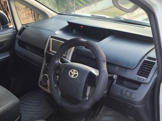 2011 Toyota Voxy