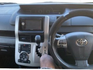 2011 Toyota Voxy for sale in Kingston / St. Andrew, Jamaica
