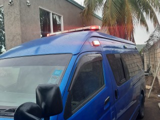 2006 Toyota Hiace