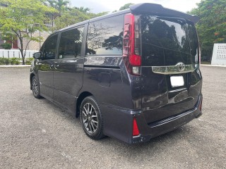 2017 Toyota Noah Si