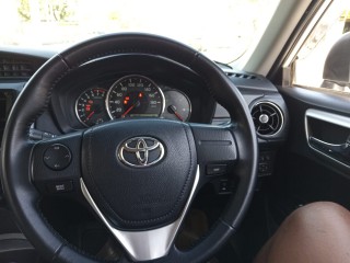 2016 Toyota axio 
$1,800,000