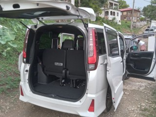 2017 Toyota Noah