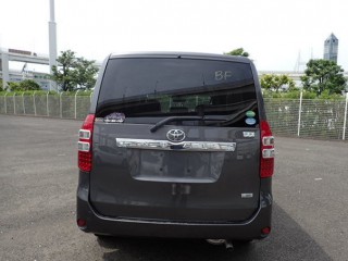 2013 Toyota NOAH