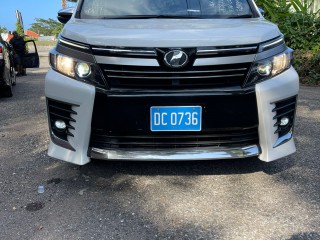 2016 Toyota Voxy
$3,500,000