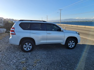 2016 Toyota Prado