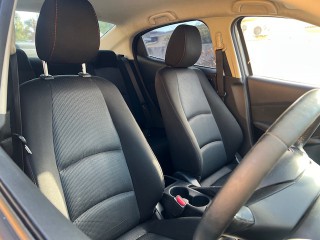 2017 Mazda 2 
$1,590,000