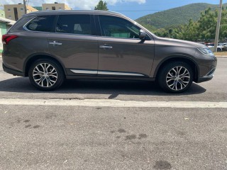 2016 Mitsubishi Outlander for sale in Kingston / St. Andrew, Jamaica